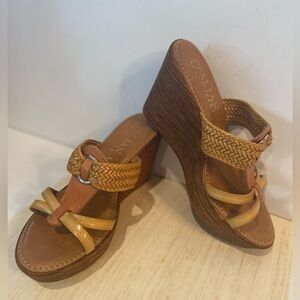 Italian Shoemakers~Two-Tone Cognac~Wedge Slide~CrissCriss/Weave Straps~Size 7.5